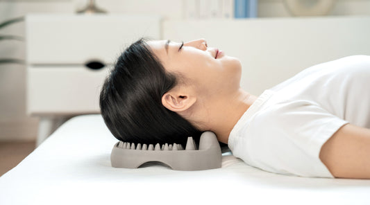 01 ピタツボ後頭部専用ツボ押し　まくら型